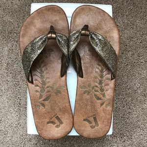 GOLD EMBELLISHED FLIP FLOPS